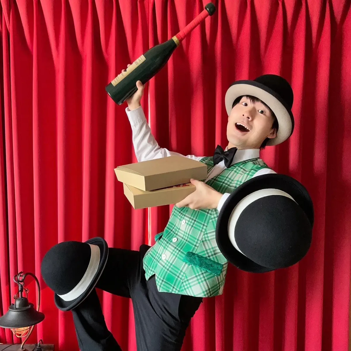 大道芸人「ワンダフルワンダー」